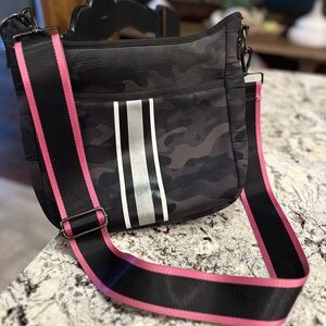 HAUTE SHORE black camo purse with pink strap and extra black strap